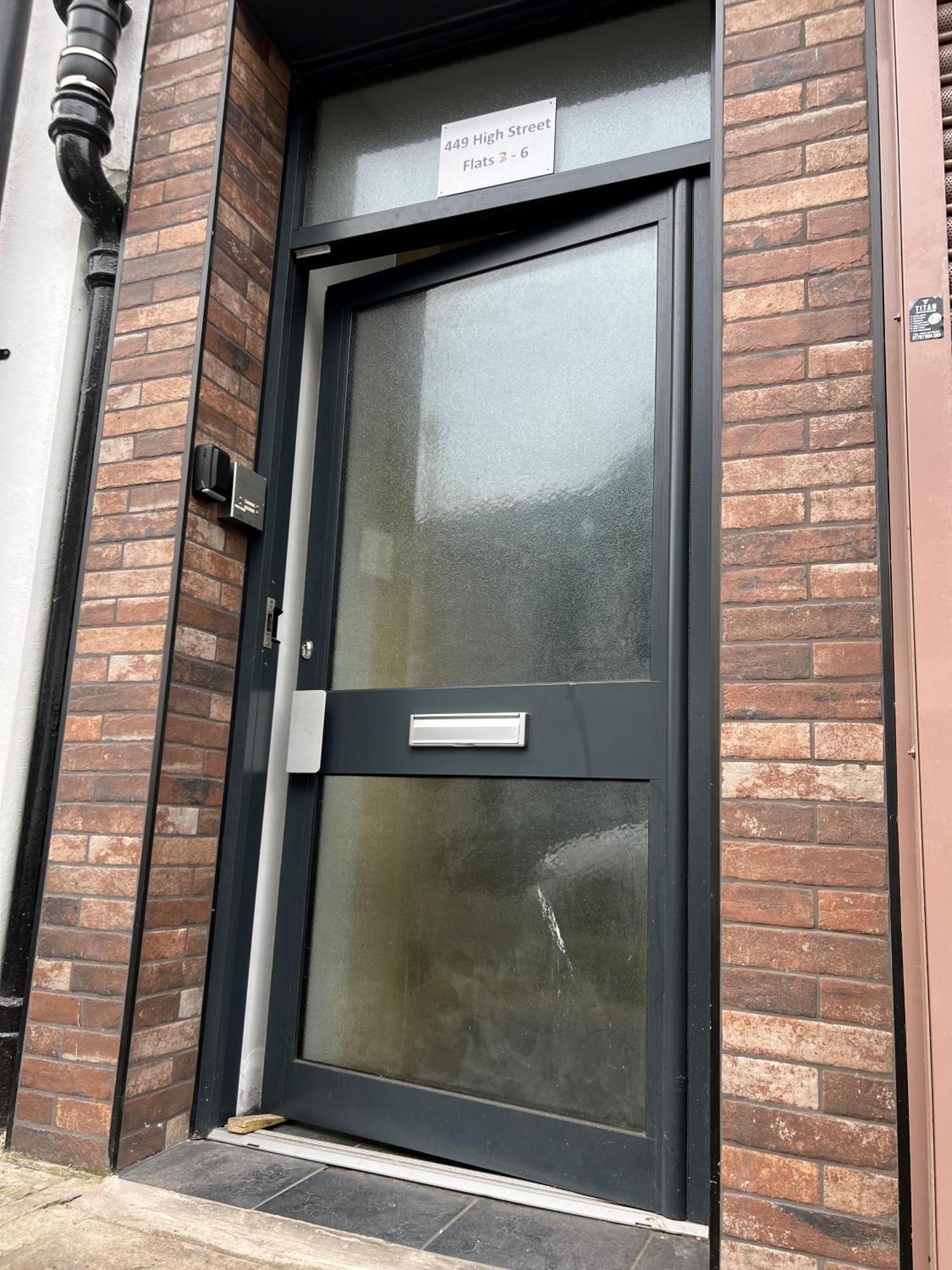 Premium Offer L Last-Minute Escape L Aj Properties L High Street Cheltenham L Parking L Ideal For Short Or Long Stays - Town Centre Apartment, 4 Beds, 1 Bathroom Exterior photo